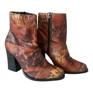 Vintage Mainframe Snakeskin Ankle Western Boots Size 7.5M